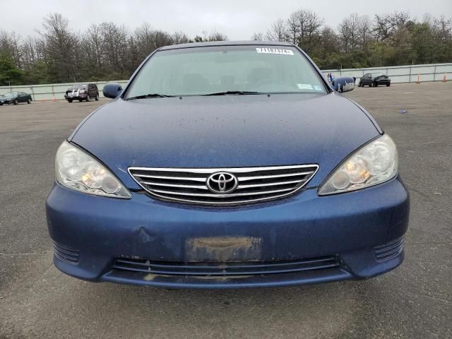 2005 Toyota Camry LE