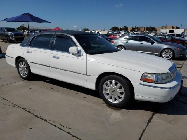 2011 Lincoln Town Car Signature Limited