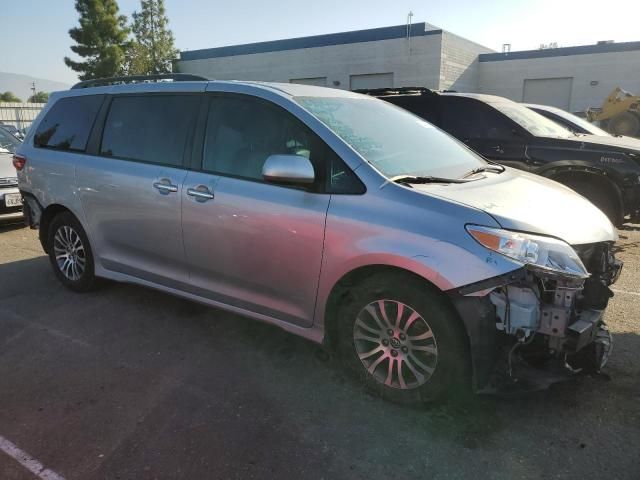 2019 Toyota Sienna XLE