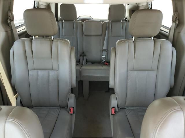 2012 Chrysler Town & Country Touring L