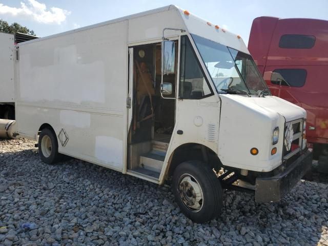 2000 Freightliner Chassis M Line WALK-IN Van