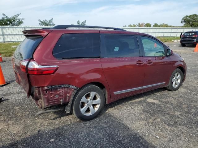 2017 Toyota Sienna LE