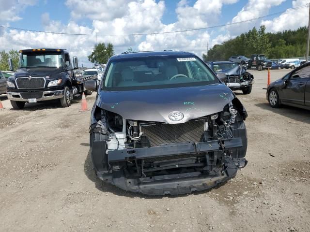 2013 Toyota Sienna XLE