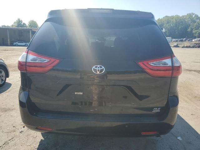 2018 Toyota Sienna XLE