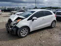 KIA rio Vehiculos salvage en venta: 2013 KIA Rio LX