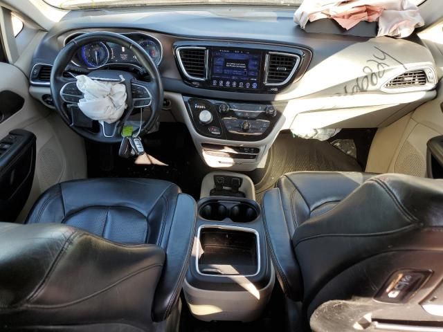 2017 Chrysler Pacifica Touring L Plus