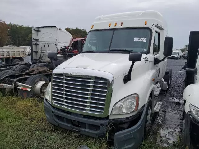 2015 Freightliner Cascadia 125