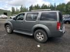 2005 Nissan Pathfinder LE