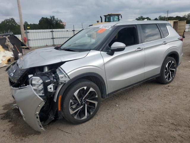 2023 Mitsubishi Outlander SE