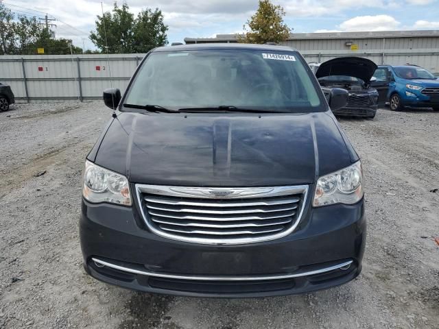 2016 Chrysler Town & Country Touring