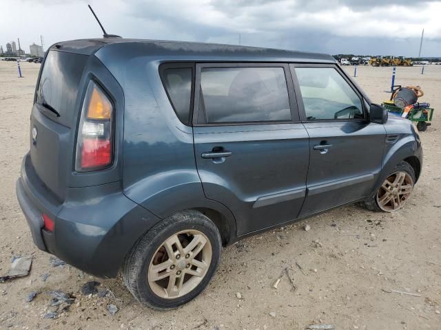 2011 KIA Soul +