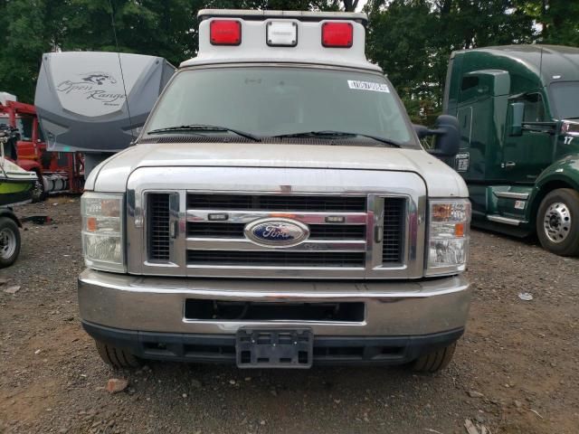 2014 Ford Econoline E350 Super Duty Van Ambulance