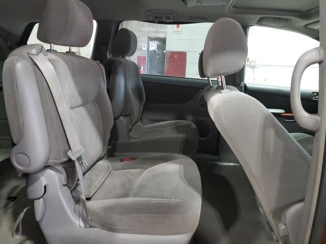 2004 Toyota Sienna XLE