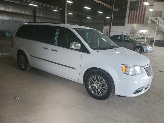 2014 Chrysler Town & Country Touring L