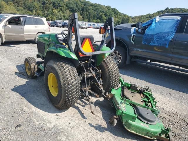 2000 John Deere 4200