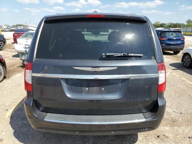 2014 Chrysler Town & Country Touring L