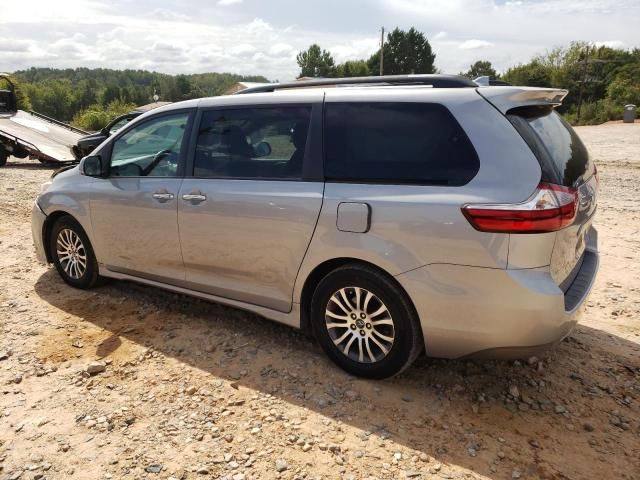 2018 Toyota Sienna XLE