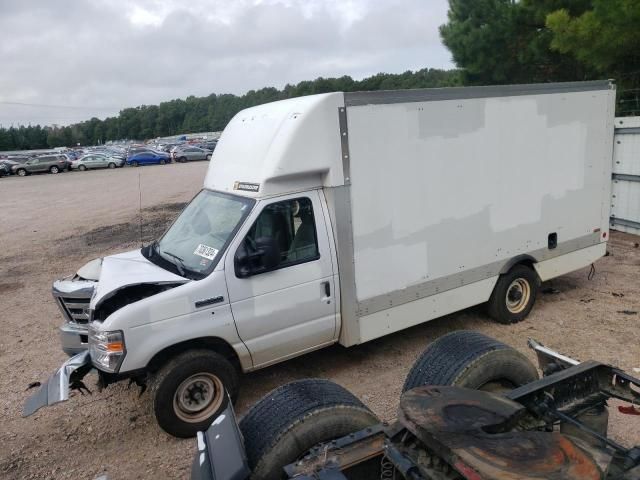 2021 Ford Econoline E350 Super Duty Cutaway Van