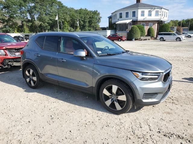 2019 Volvo XC40 T5 Momentum