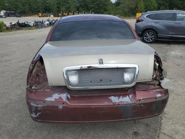 2003 Lincoln Town Car Signature