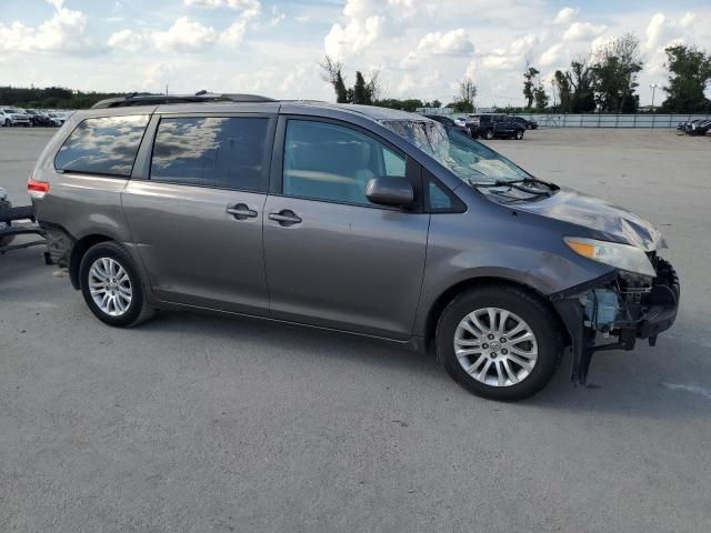 2013 Toyota Sienna XLE