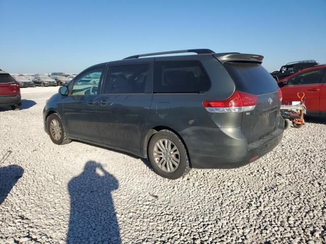 2014 Toyota Sienna XLE