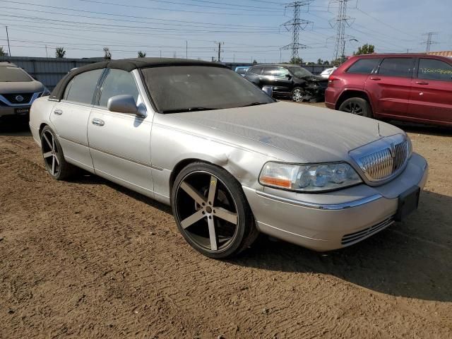 2003 Lincoln Town Car Signature