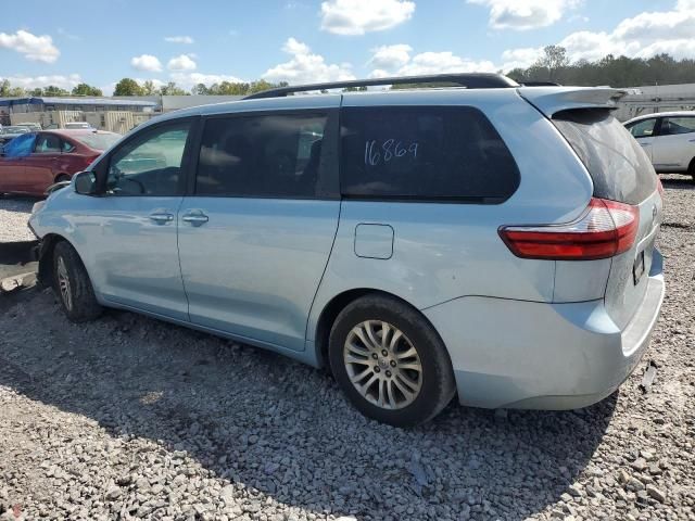 2017 Toyota Sienna XLE