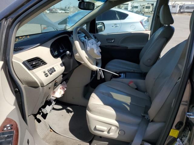 2013 Toyota Sienna XLE