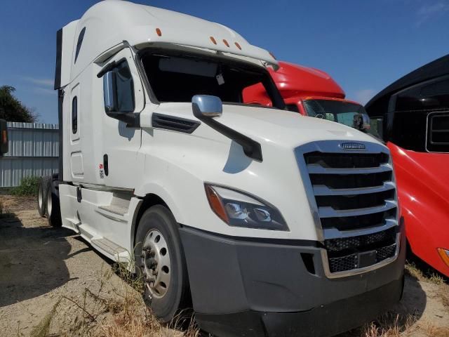 2019 Freightliner Cascadia 126