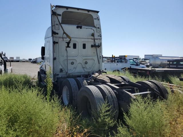 2015 Freightliner Cascadia 113