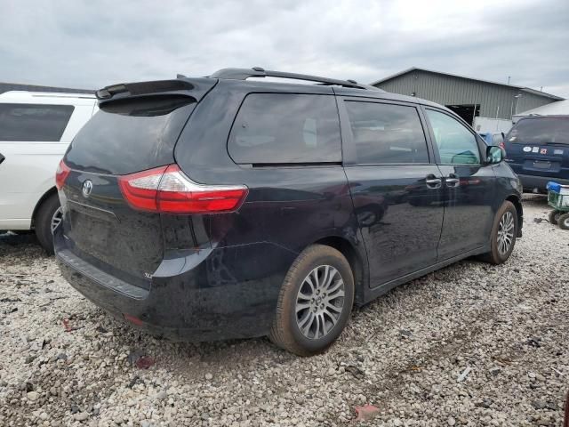 2019 Toyota Sienna XLE