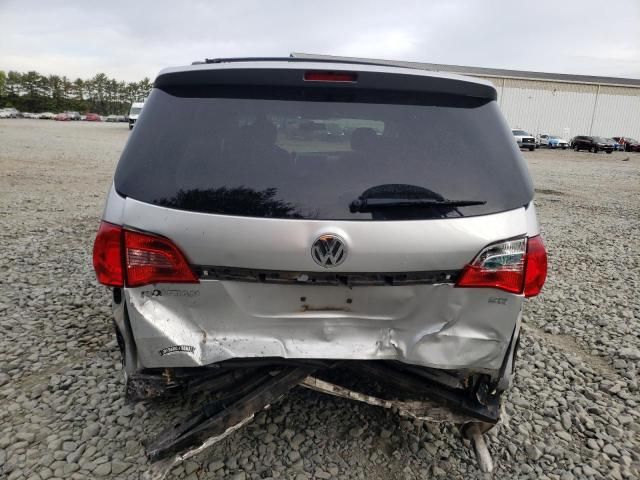 2009 Volkswagen Routan SE