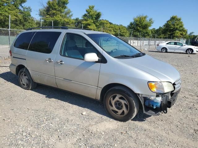 2003 Toyota Sienna LE