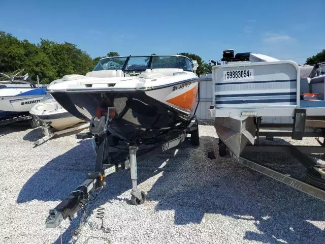 2014 Mastercraft Craft Boat