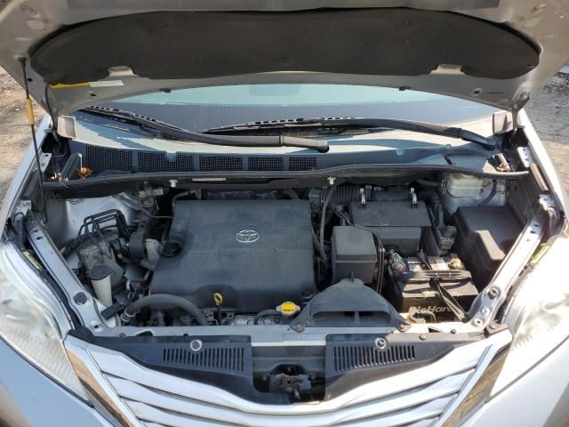 2013 Toyota Sienna XLE