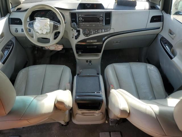 2014 Toyota Sienna LE