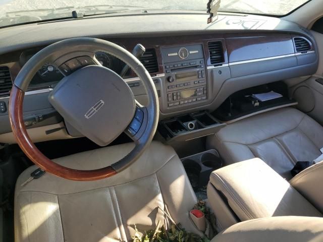 2007 Lincoln Town Car Signature Limited