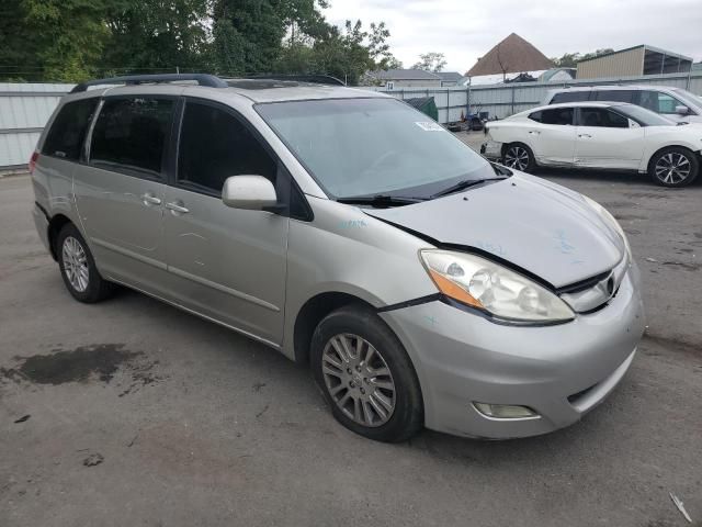 2010 Toyota Sienna XLE