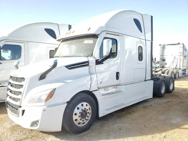 2021 Freightliner Cascadia 126