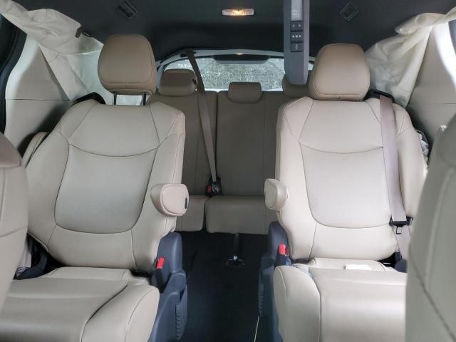 2022 Toyota Sienna XLE