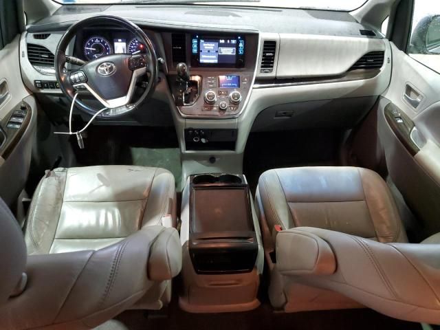 2017 Toyota Sienna XLE