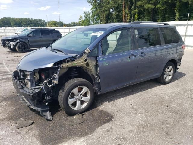 2017 Toyota Sienna LE