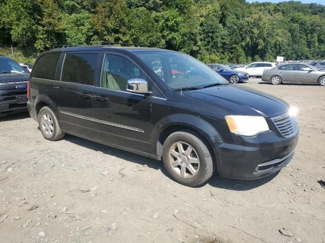 2011 Chrysler Town & Country Touring L