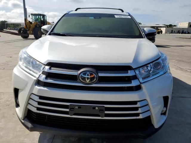 2019 Toyota Highlander SE