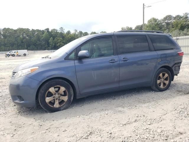 2017 Toyota Sienna LE