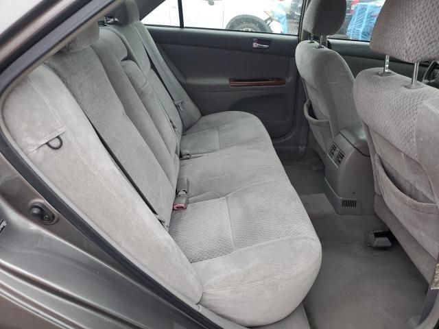 2004 Toyota Camry LE