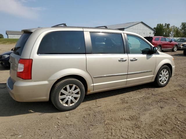 2012 Chrysler Town & Country Touring L