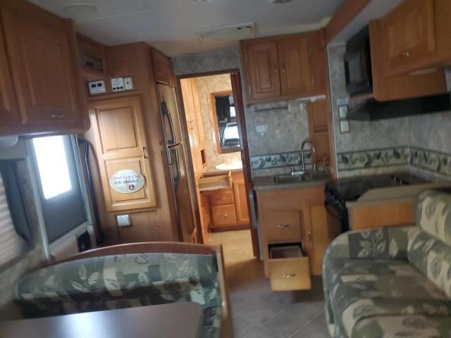 2006 Coachmen 2006 Ford Econoline E450 Super Duty Cutaway Van