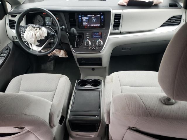 2015 Toyota Sienna LE